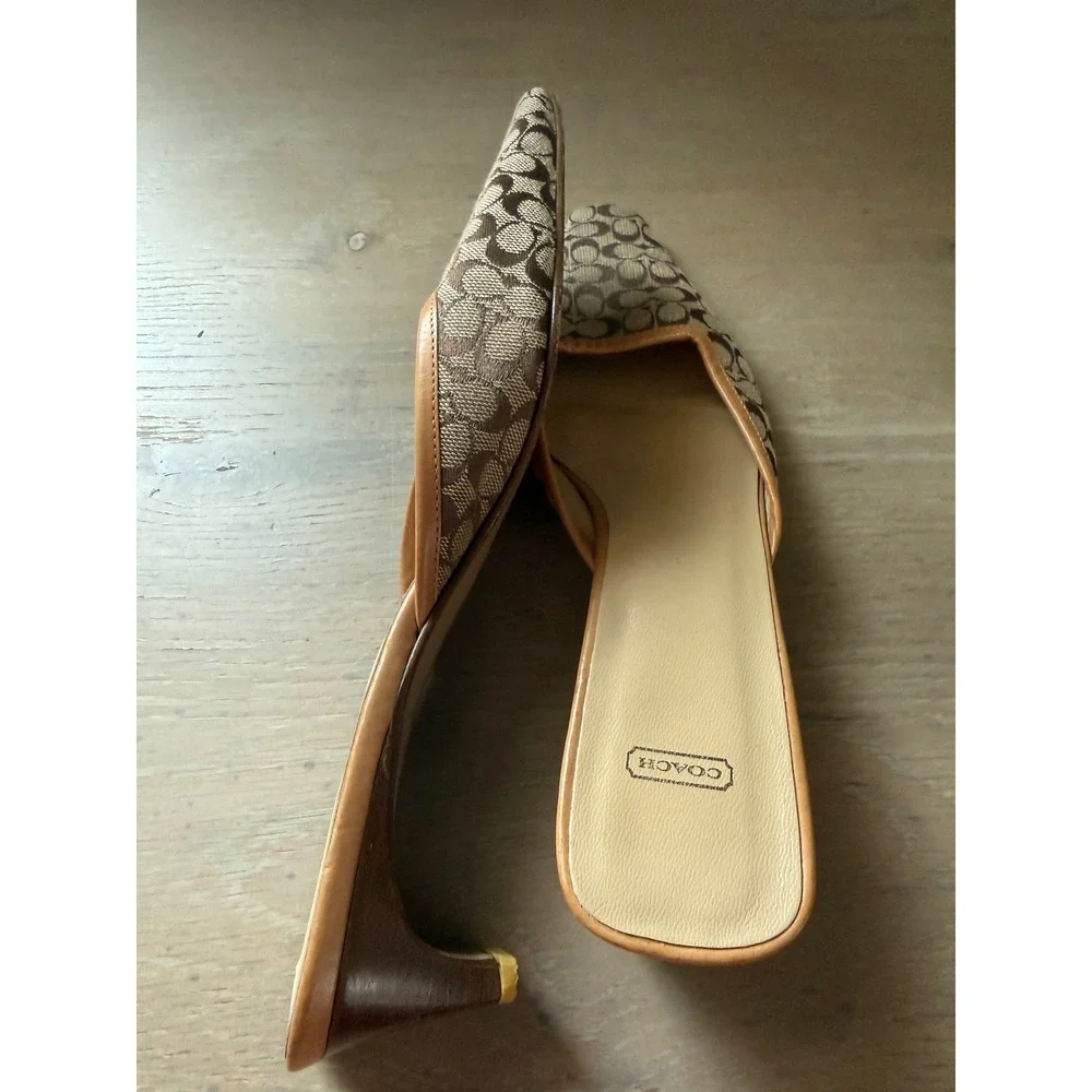 Coach Signature Monogram Canvas Kitten Heel Mules Brown Tan square Toe 8.5 B